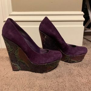 Bakers Mona Wedge